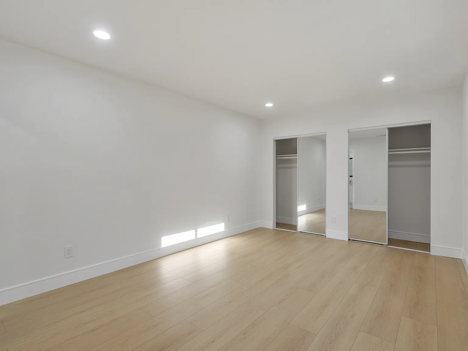 3 bed, 1400 sqft, $4,495 — Photo 3