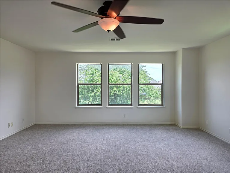 160 Mistletoe Ln — Photo 13