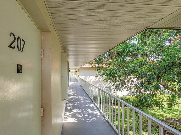3rd image of 28 Pine Arbor Ln APT 207