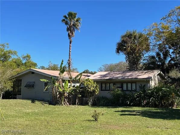 1603 Tom Coker Rd, Labelle, FL 33935