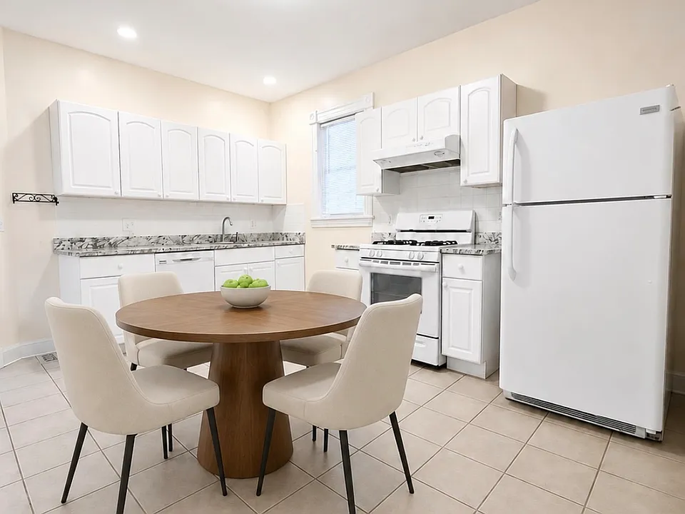 9 Corwin St #9