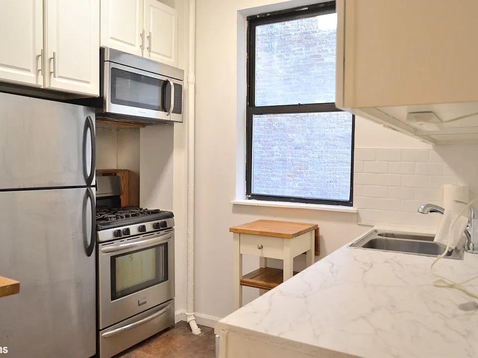 63 W 107th St #22