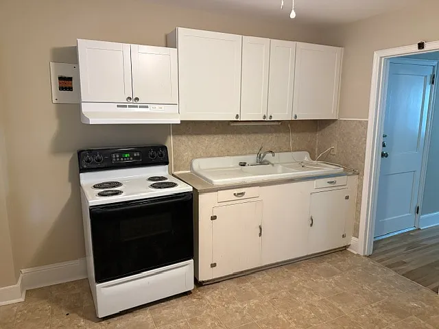 802 Burroughs St #D — Photo 9