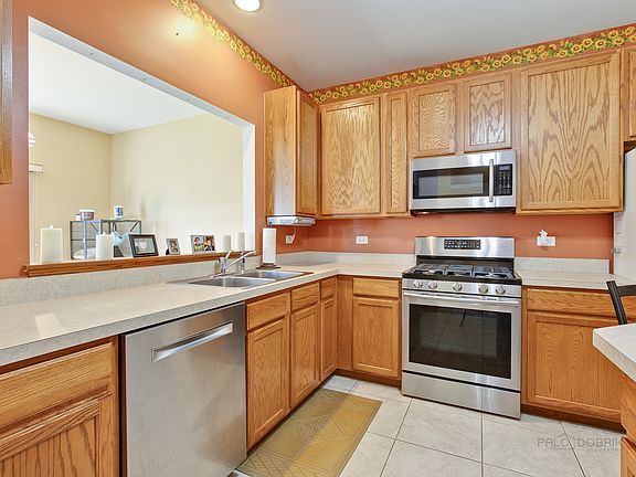 3rd image of 108 Oak Knoll Ct