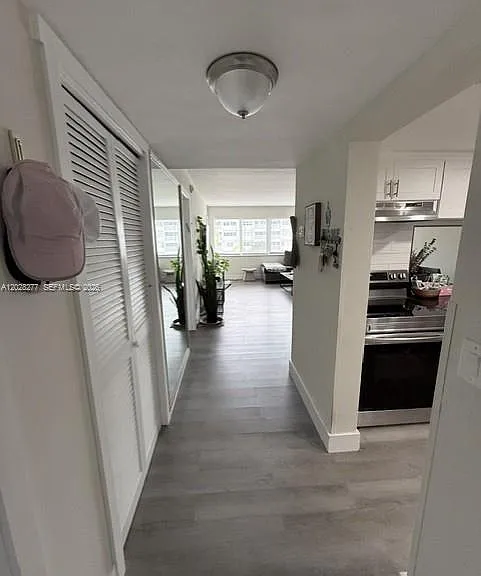 330 SE 2nd St #303H — Photo 4