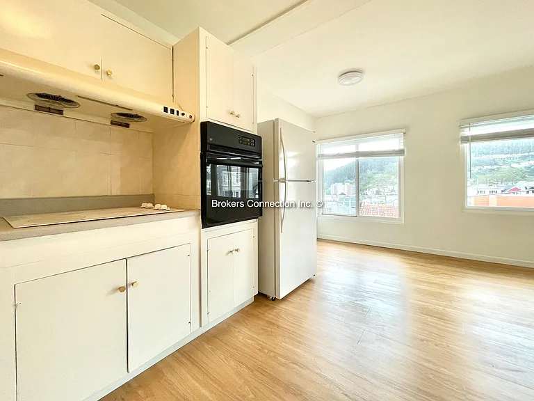 1649 12th Ave #8 — Photo 3