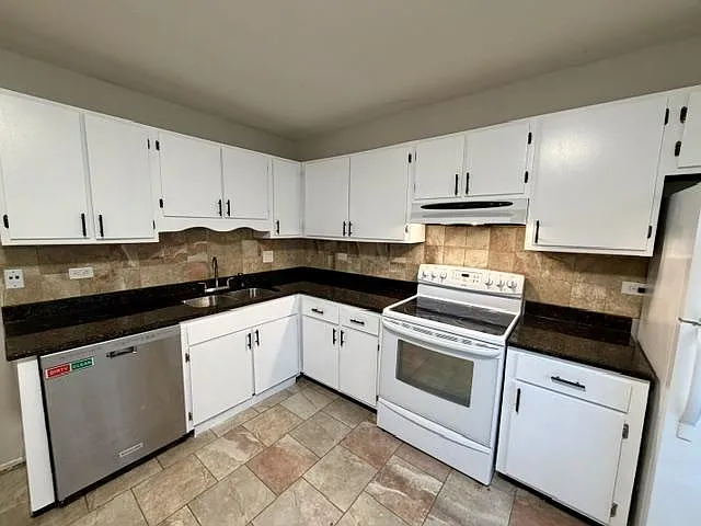 8331 Woodland Dr — Photo 3