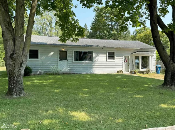 3686 Blackmer Rd, Ravenna, MI 49451