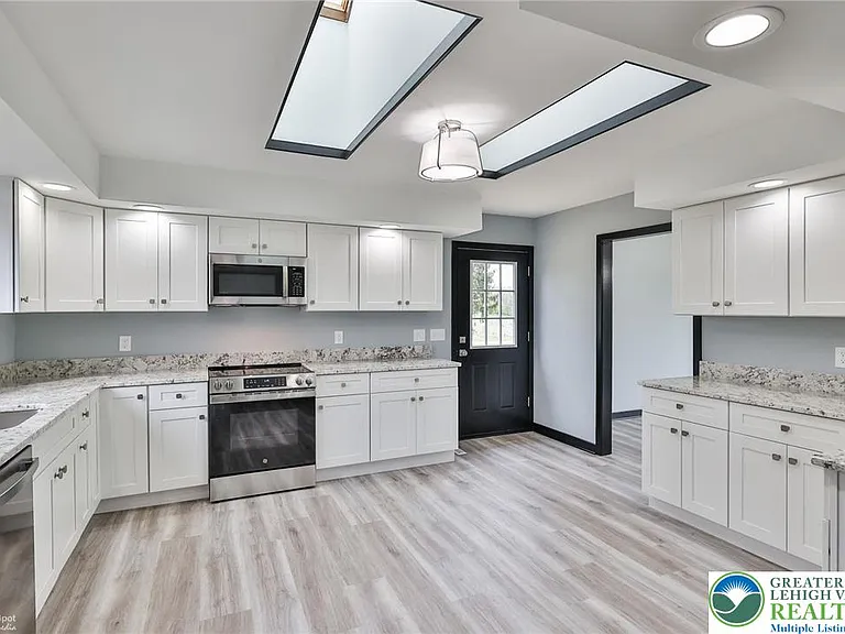 4410 Circle Dr — Photo 45
