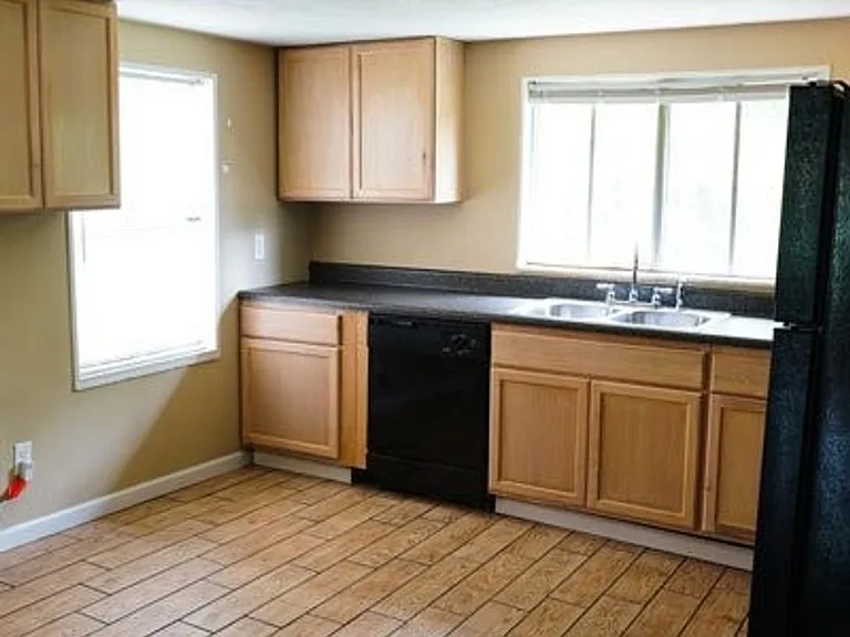 204 Courtyard Cir — Photo 53