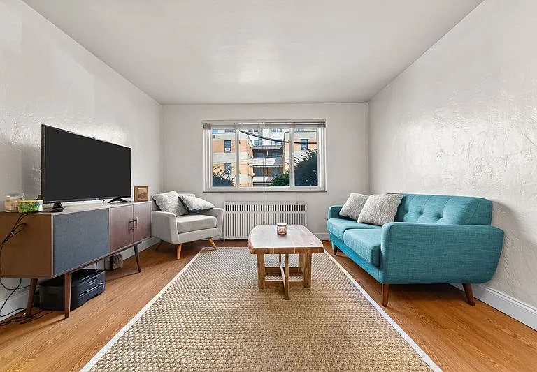 5552 Covode St #6 — Photo 1