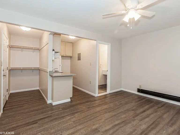 843 N Gladstone Ave #1 — Photo 3