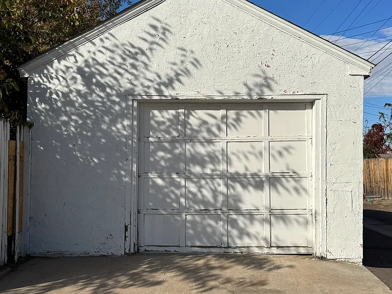 1338 Pine St — Photo 2