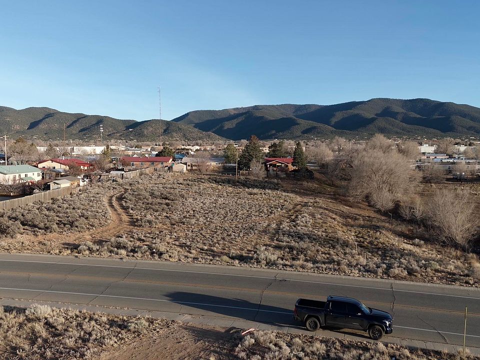 2nd image of 809 Salazar Rd
