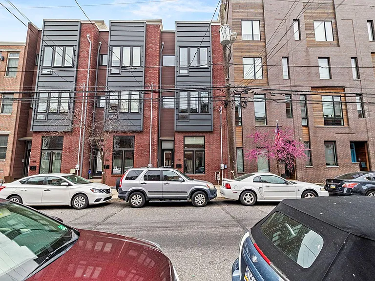 418 Fairmount Ave — Photo 57