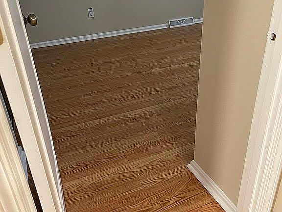 3rd image of 95 Doncaster Ct #95