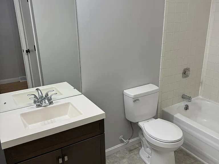 Catalpa Dr — Photo 8