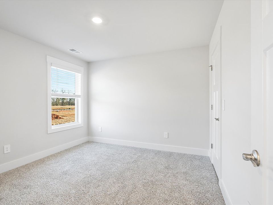 Welcome to the Dakota floorplan at Cedar Shoals - Signature Collection.