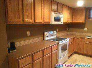 400 Sunset Dr S #2, Hopkins, MN 55305