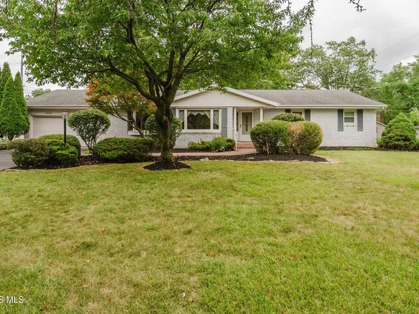 1309 Glen Meadow Dr, Findlay, OH 45840