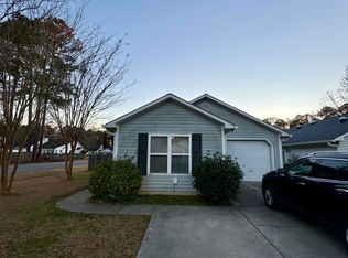 3601 Red Oak Dr, New Bern, NC 28562