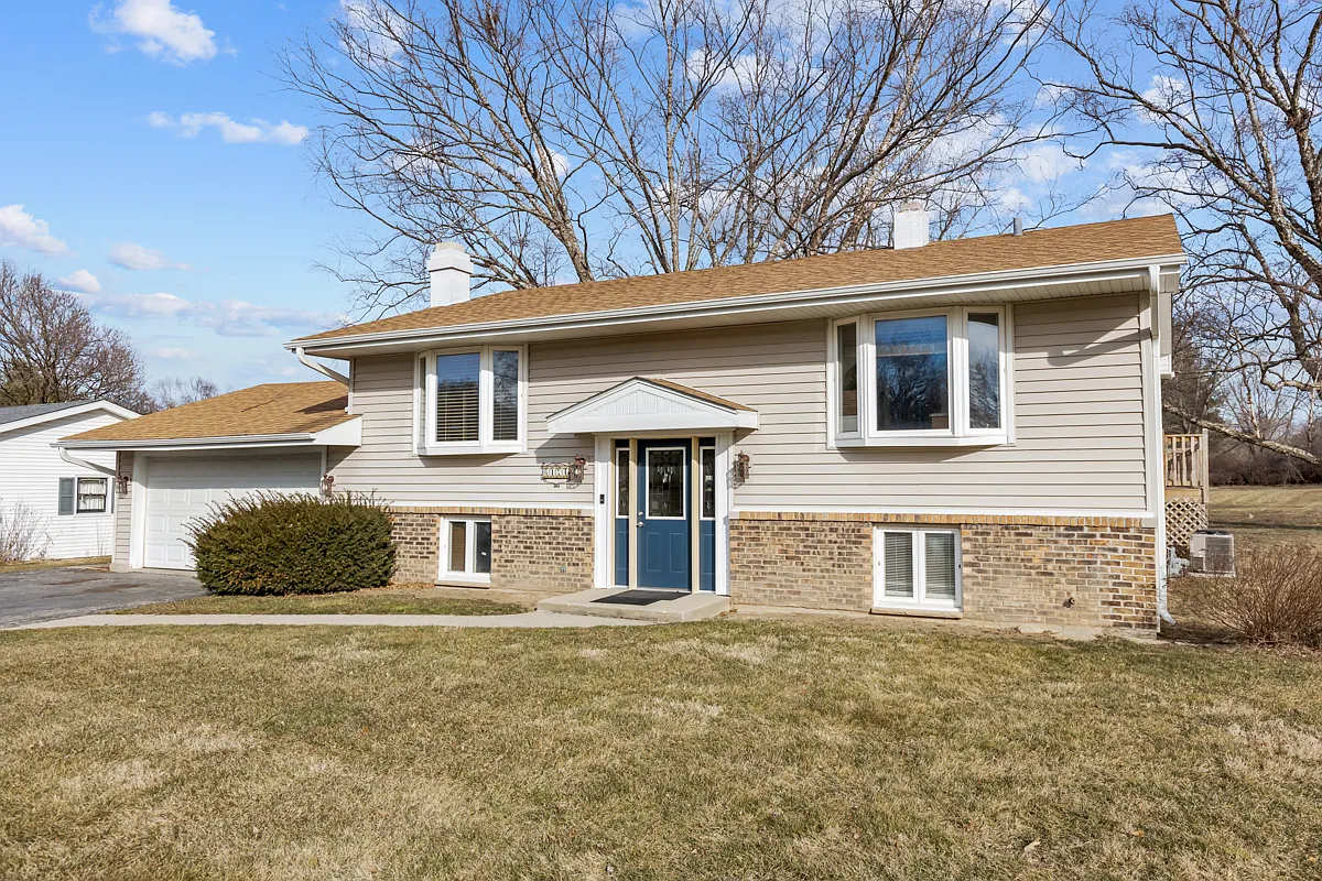 6174 Lockwood Dr photo 1