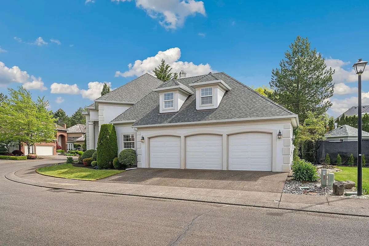 Building Photo - 2284 NW Wheatfield Way