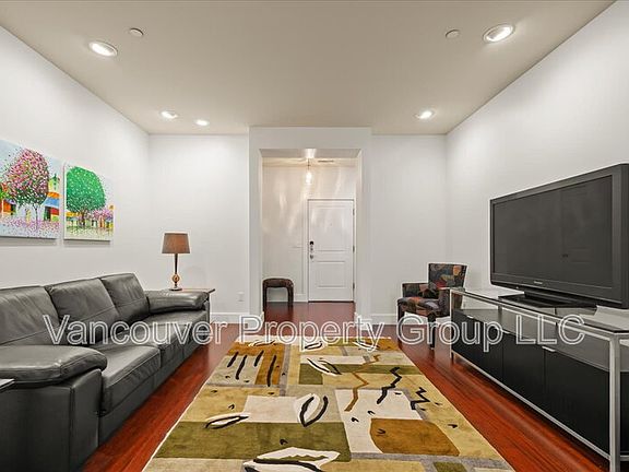 4th image of 500 SW Broadway Unit 502
