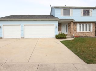 4 Aberdeen Way, Bloomington, IL 61704