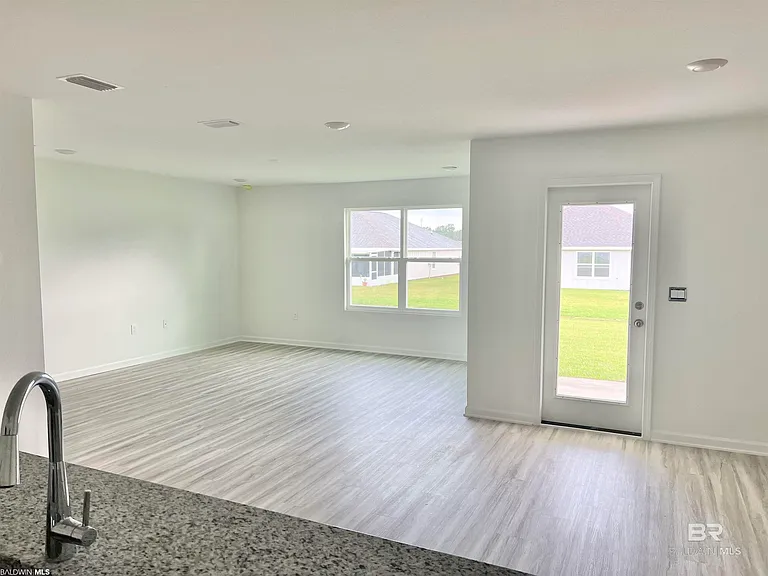 428 Winters Ave — Photo 12