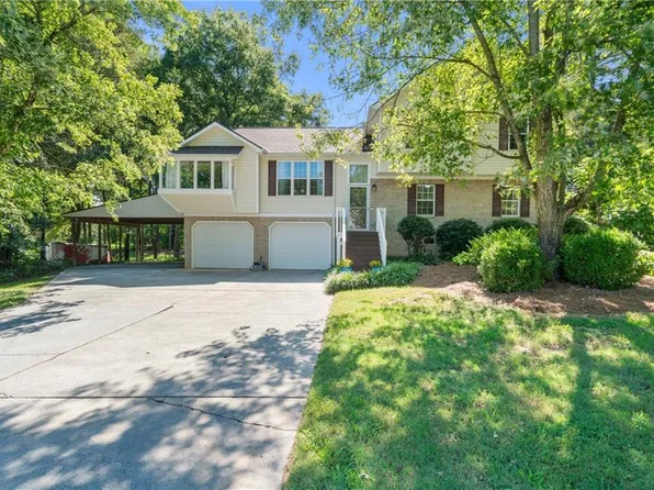 193 Farmington Dr SE, Calhoun, GA 30701