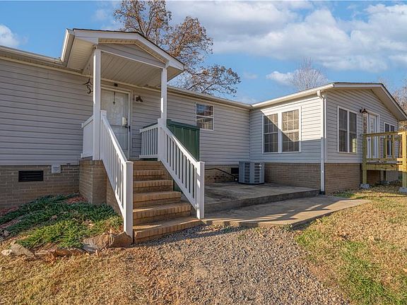 4th image of 141 Sunburst Ln