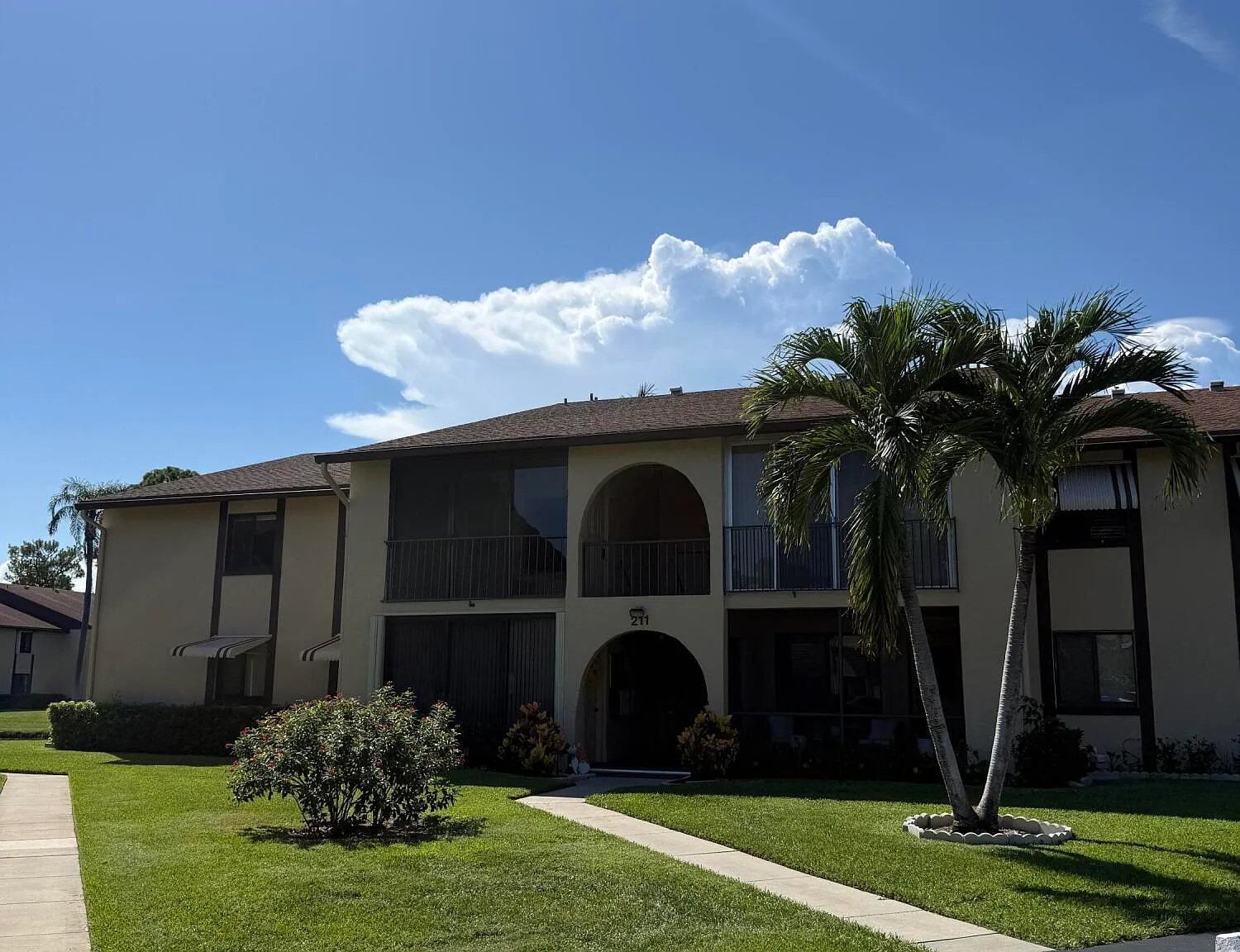 211A2 — Photo 1