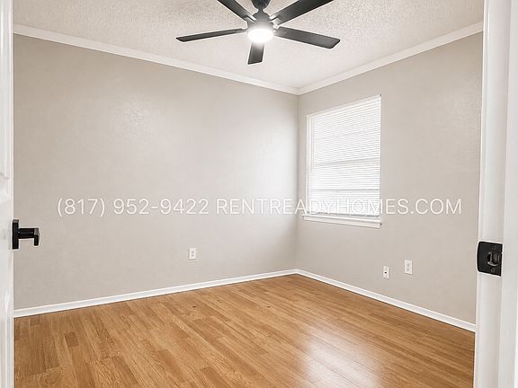 4th image of 7452 Darien St