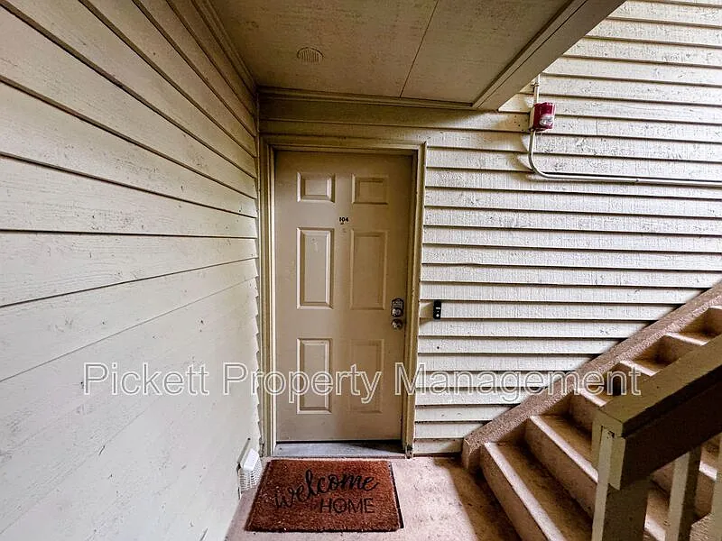 2 bed, 1.5 bath, 982 sqft, $1,500 — Photo 3