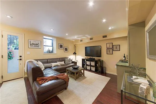 Sold by KG Properties | media 18