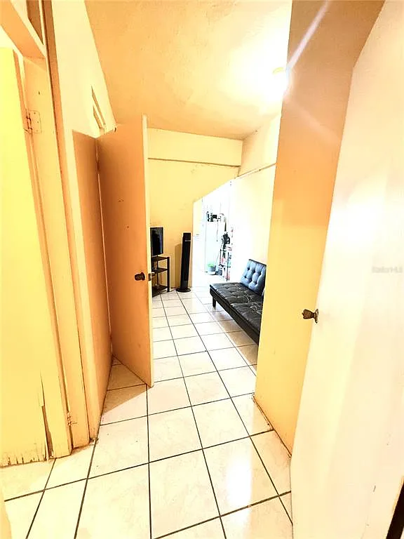 2 bed, 1.0 bath, 700 sqft, $650 — Photo 2