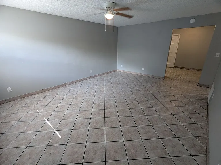 910 S Center St #6 — Photo 7