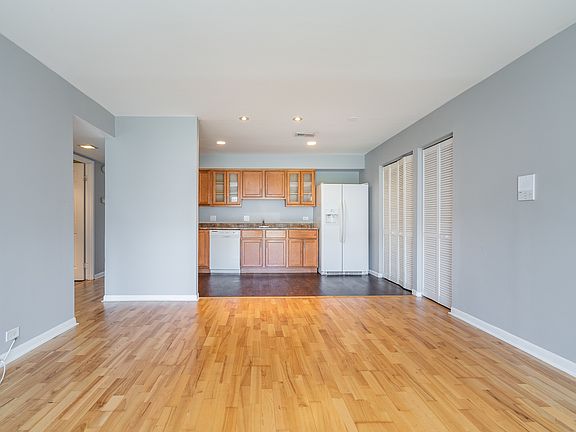 4th image of 9482 Bay Colony Dr APT 1N
