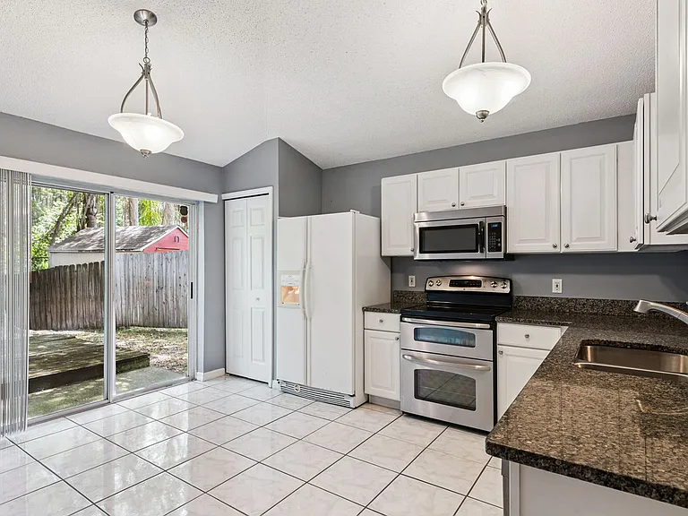 3308 Erskine Dr — Photo 8