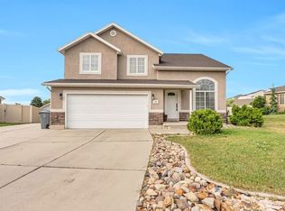 243 W Jonathan Pl, Saratoga Springs, UT 84045