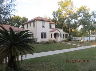 116 E Laurel Ave, Howey In The Hills, FL 34737