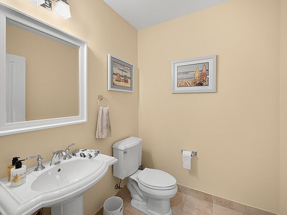 3rd image of 3960 N Flagler Dr APT 302