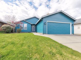 618 SW Larch Rd, Grants Pass, OR 97526