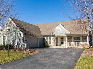 1712 River Lakes Rd N, Oconomowoc, WI 53066