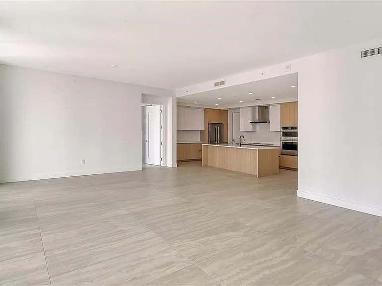 301 Quay Cmns #1011 — Photo 12