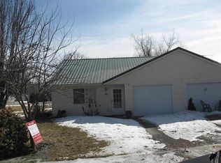 160 Railroad St, Riverside, IA 52327
