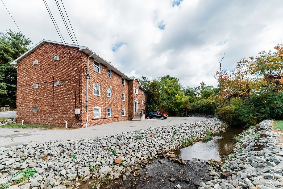 Building Photo - Brookside Apartments