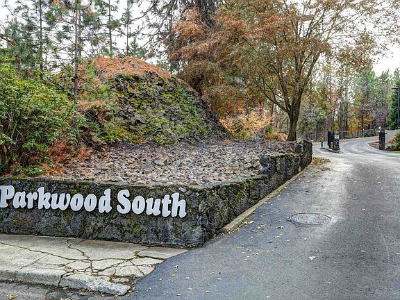 3rd image of 2032 S Parkwood Cir