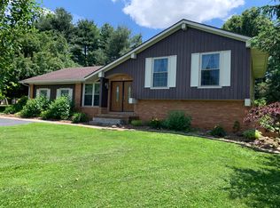 105 Churchill Dr, Campbellsville, KY 42718